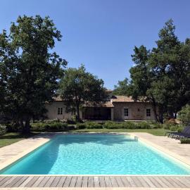 La Bergerie Provencale - Luberon - Provence - villa with heated pool, hotel u gradu Rusijon