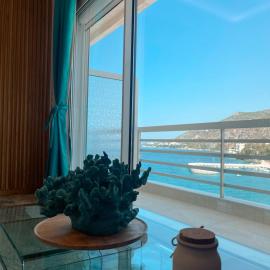 AGORA luxury APARTMENT 8, Hotel in Loutraki