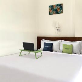 Urbanview Hotel SLIP Pringsewu by RedDoorz – hotel w mieście Margakaya