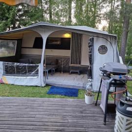 Cozy private caravan on our lawn, hotel u gradu Luleo