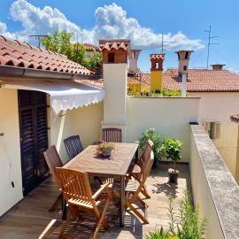 Romantic maisonette, hotel in Piran
