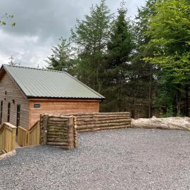 Holly Berry Lodge with Hot Tub, hotel sa Cupar