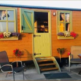 Mountain View Shepherds Hut, hotel in Kilkeel