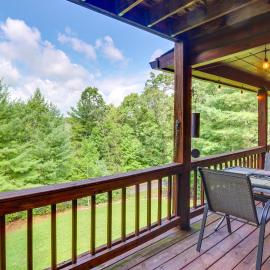 Morganton में, होटल Hot Tub & Game Room: Charming Morganton Cabin!