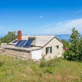 Secluded house with a parking space Supetar, Brac - 17330, hotel v Supetare