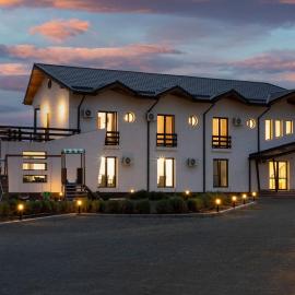 Agropensiunea Livada lui Cezar și Rares, hotel v destinácii Kataloi