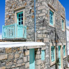 PYRGALI ΠΕΤΡΙΝΟ ΠΥΡΓΑΚΙ ΠΑΤΜΟΣ, hotel em Skala