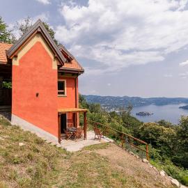 Casa Belvedere Egro - tiny house, hotel v destinaci Cesara
