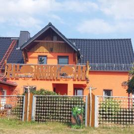 Wildholz Sachsen، فندق في Weidenhain