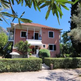 Villa Petros, hotel in Nydri