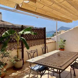 Central Penthouse with Stunning Terrace, Sea Views & Parking, hotel Alteában
