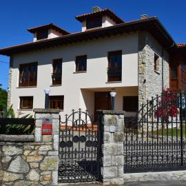 Villa El Martín, hotell i Llanes