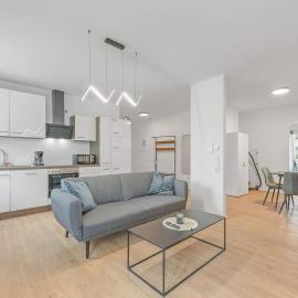 Großzügiges Business Apartment Herrenberg - Self Check-In, hotel u gradu 'Herrenberg'