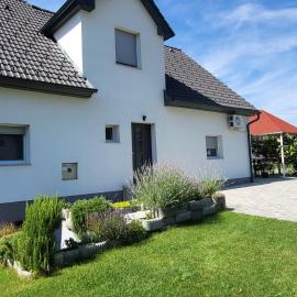HOSTEL Postaja, hotel sa Ruše
