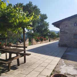 Agriturismo le cascine โรงแรมในกาสเตล ดิ ตอรา