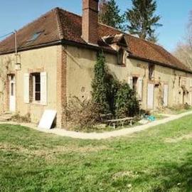 Logement studio dans un coin paradisiaque, hotel in Dracy-sur-Ouanne