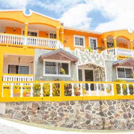 Mountain View Apartments and Spa, хотел в Грос Айлет