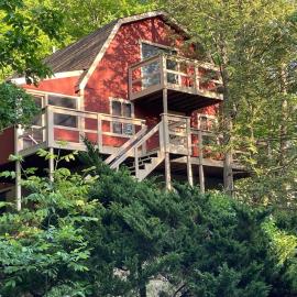 Saw Creek Cabin - Regent Hilltop, hotel em Bushkill