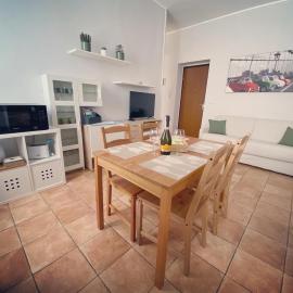 Casa Via Roma, hotell sihtkohas Intra