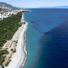 Διαμέρισμα με θέα στον Πευκιά، فندق في Sikéa