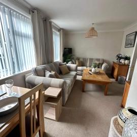 Lovely 2 bed apartment sleeps 5, hotel v destinaci Abingdon