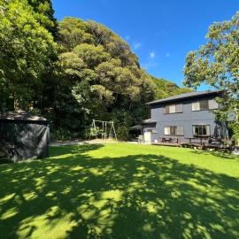 BlueFlow KATSUURA 森の中の庭付き一棟貸し BBQ 焚火 星空シネマ, hotel en Katsuura