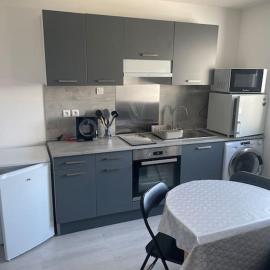 Charmant appartement avec parking privée, hotel di Buxerolles