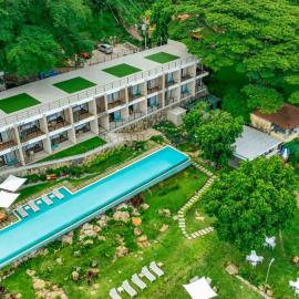 Cardedeu Hotel Lago de Coatepeque, хотел в El Congo