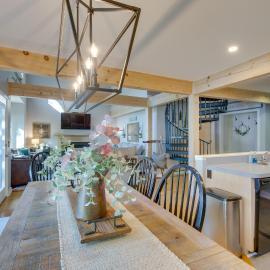 Serene Hideaway with Views, 1 Mi to Hike & Ski!, hotell i Wintergreen