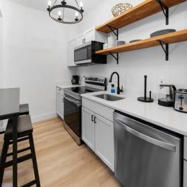 Spacious and Modern 3BR near Downtown and Walnut Hills, hotel Cincinnatiban
