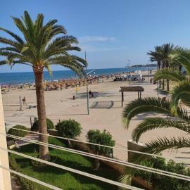 A pie de PLAYA