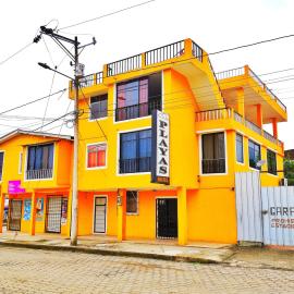 HOTEL PLAYAS PERDERNALES ECUADOR、ペデルナレスのホテル
