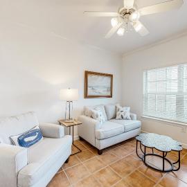 Dauphin Island Beach Club 210B – hotel w mieście Dauphin Island