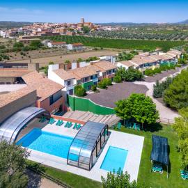 Dynamic Els Ports Resort, hotel en Arnes