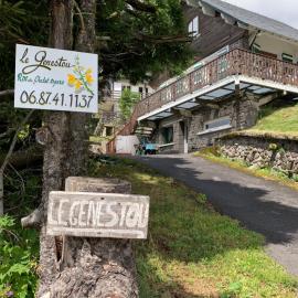 RDC Appartement dans chalet Le Genestou، فندق في بيس إيه سانت أناستيز