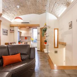 Sun Flowers House