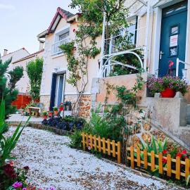 Comfortable House 100m2, 20 min from Paris with BBQ and private shared garden, hotel in Épinay-sur-Orge
