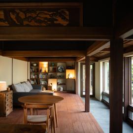 草木ももとせ, hotel a Iwasaki