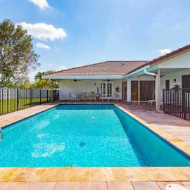 4/3.5 House with pool- Boynton Beach, FL., hotell sihtkohas Boynton Beach