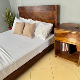 Sally's home-near JNIA airport, hotel in Dar es Salaam