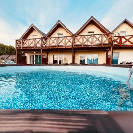Domki wczasowe "Anna" - dom wakacyjny na wyłączność 75 m2 – hotel w mieście Mielenko