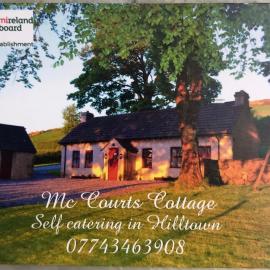 Mc Courts Cottage, hotel i Hilltown