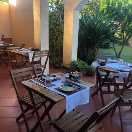 West Coast, hotell i Càbras