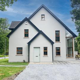 Old Court Holiday Homes Terryglass 4 Bed No 12 by Trident Holiday Homes, hotell sihtkohas Terryglass