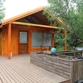 Relaxing and cozy cottage with hot tub, מלון בהוספל