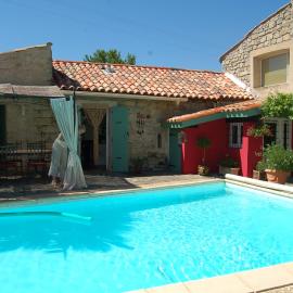 La picholine chambre paons, hotel in Courry