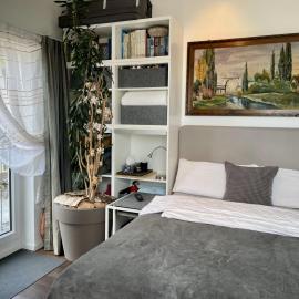 Guest Room in Stuttgart-Nord, hotelli Stuttgartissa