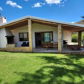 Sipreslaan Selfsorg Gastehuis, hotel v destinácii Ladismith