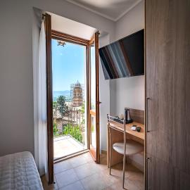 Roof Garden Rooms, hotel di Assisi