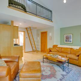 Charming Stockholm Abode in Walkable Location!, hotel a Stockholm